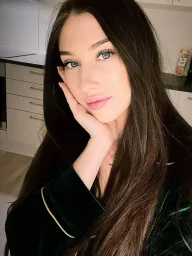Emma 2 profile photo 9