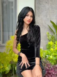 Laura profile photo 2