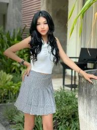 Laura profile photo 5