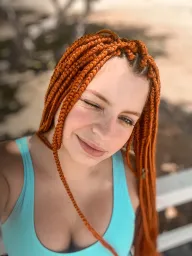 Louise profile photo 10