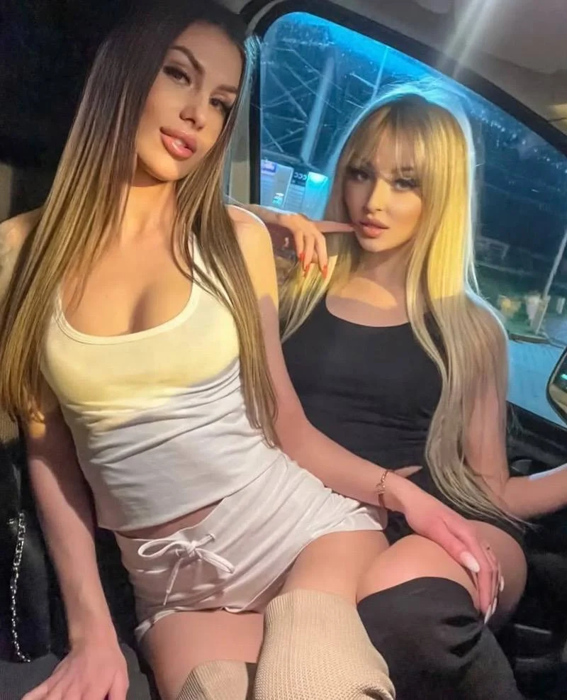 Giselle and Tira photo 6