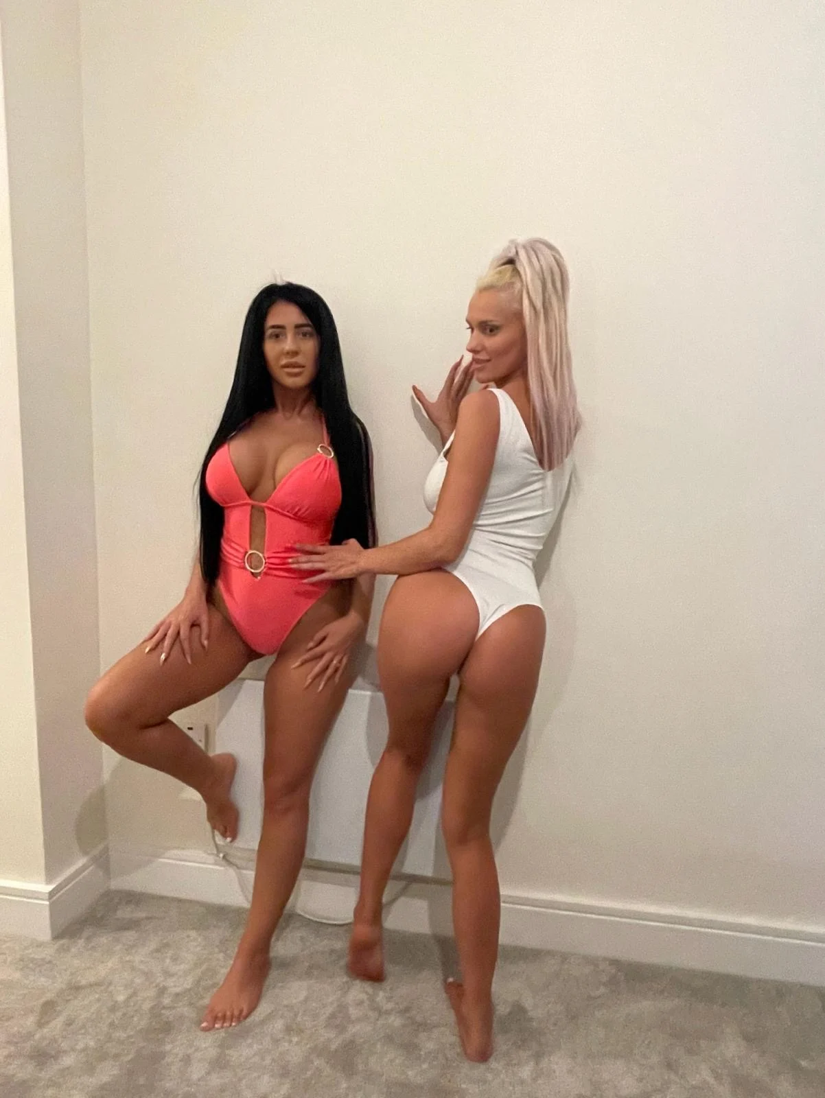Jasmin and Celine photo 3